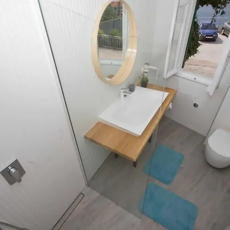 25 De Luxe Apartamento Podgora